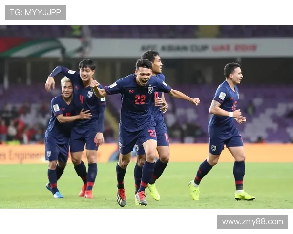 孙兴慜左右脚均衡射门技术持续提升,进攻端表现稳健 孙兴慜左右脚均衡射门技术持续提升,进攻端表现稳健