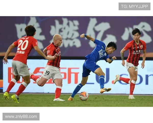 奥斯卡中场风格解析:组织调度与进攻串联表现稳健 奥斯卡中场风格解析:组织调度与进攻串联表现稳健