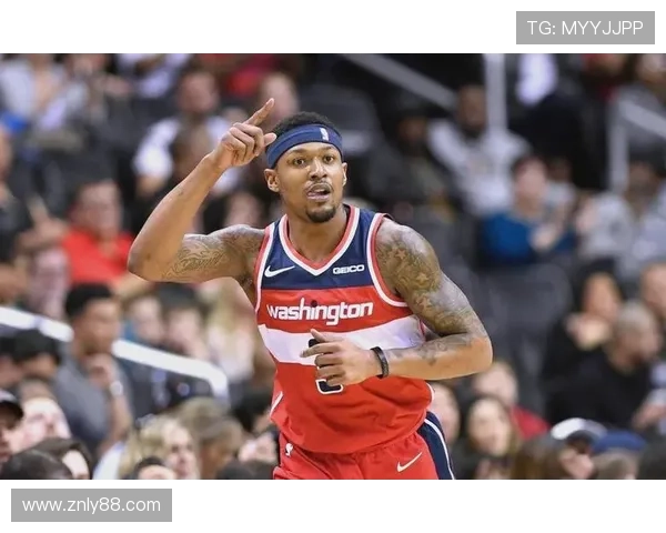 比尔无球跑动效率提升，成奇才外线关键得分点